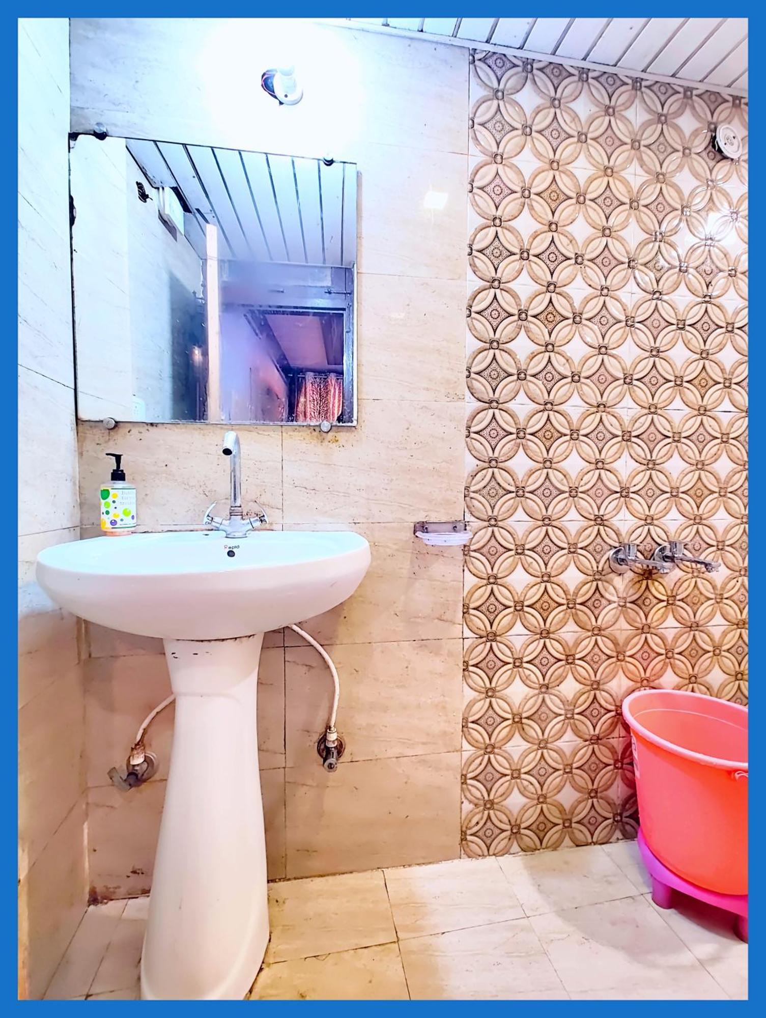 Flattiess ! Hotel Near Mall Road - Open Sitting Area On Terrace With Full Naini Lake View And Mountain Valley View - Wi Fi - Room Service Available - Top Rated Hotel Nainital Exterior foto