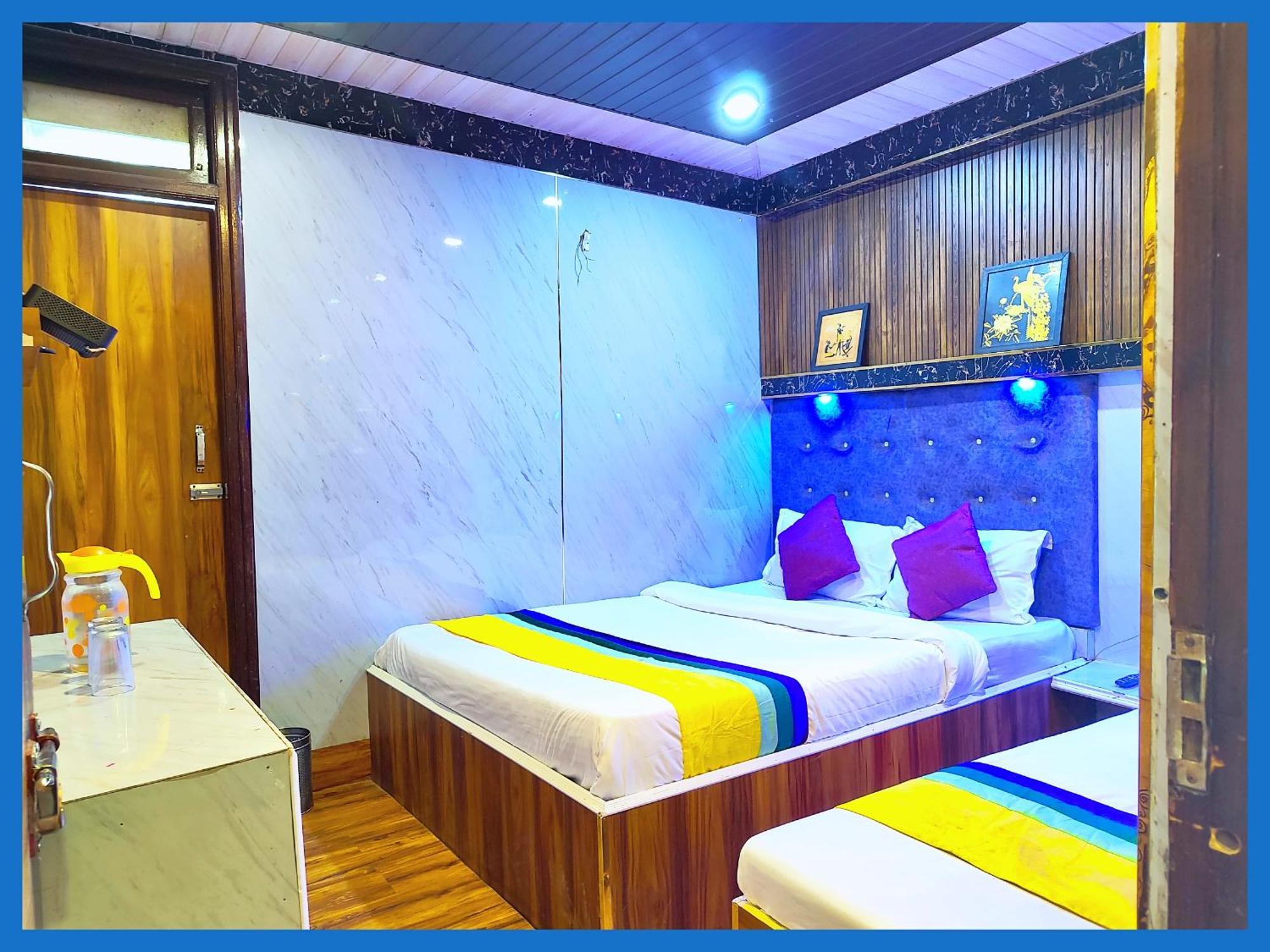 Flattiess ! Hotel Near Mall Road - Open Sitting Area On Terrace With Full Naini Lake View And Mountain Valley View - Wi Fi - Room Service Available - Top Rated Hotel Nainital Exterior foto